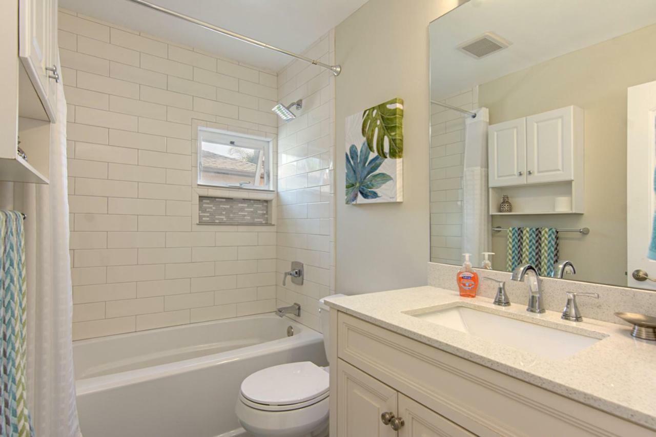 Ultimate Beach Bungalow - 1 Block From Beach - Huge Backyard Carlsbad Exterior foto