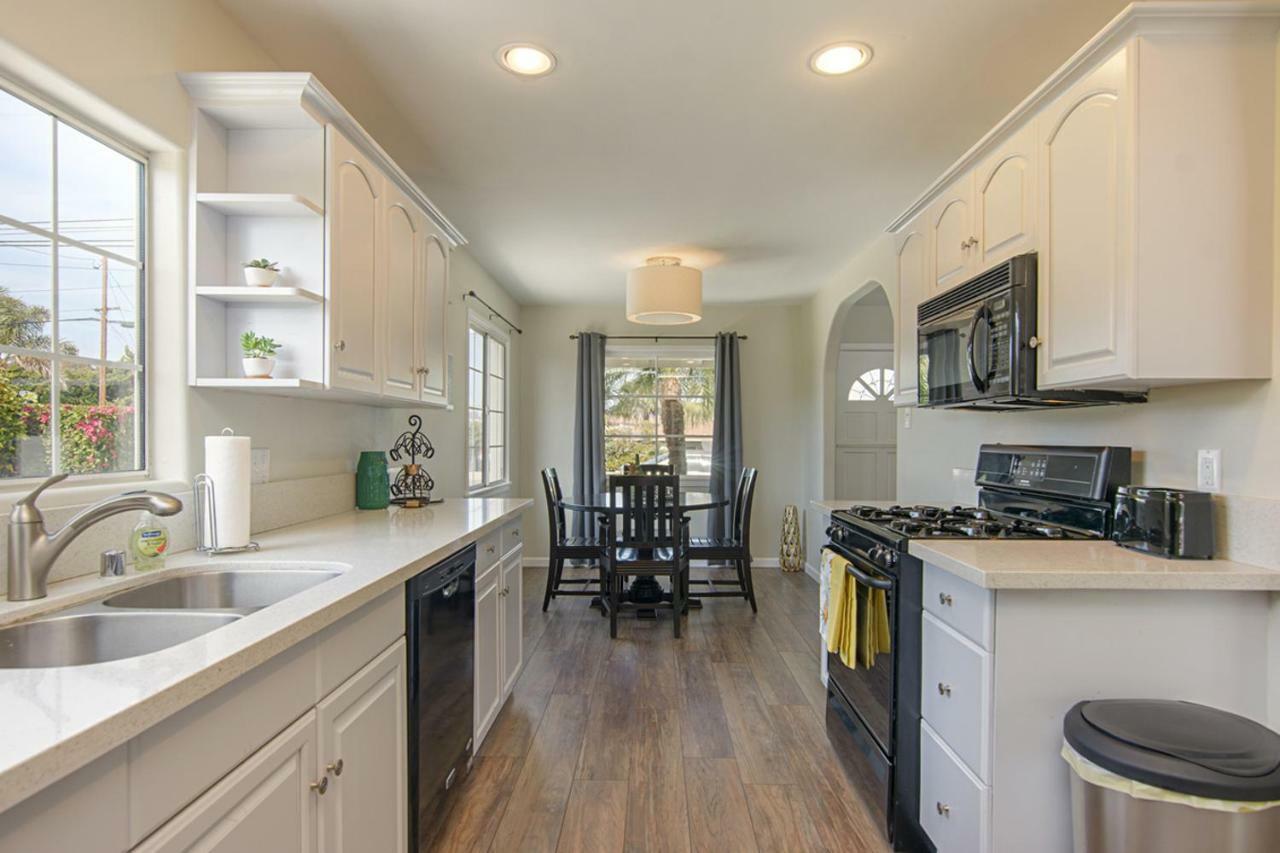 Ultimate Beach Bungalow - 1 Block From Beach - Huge Backyard Carlsbad Exterior foto